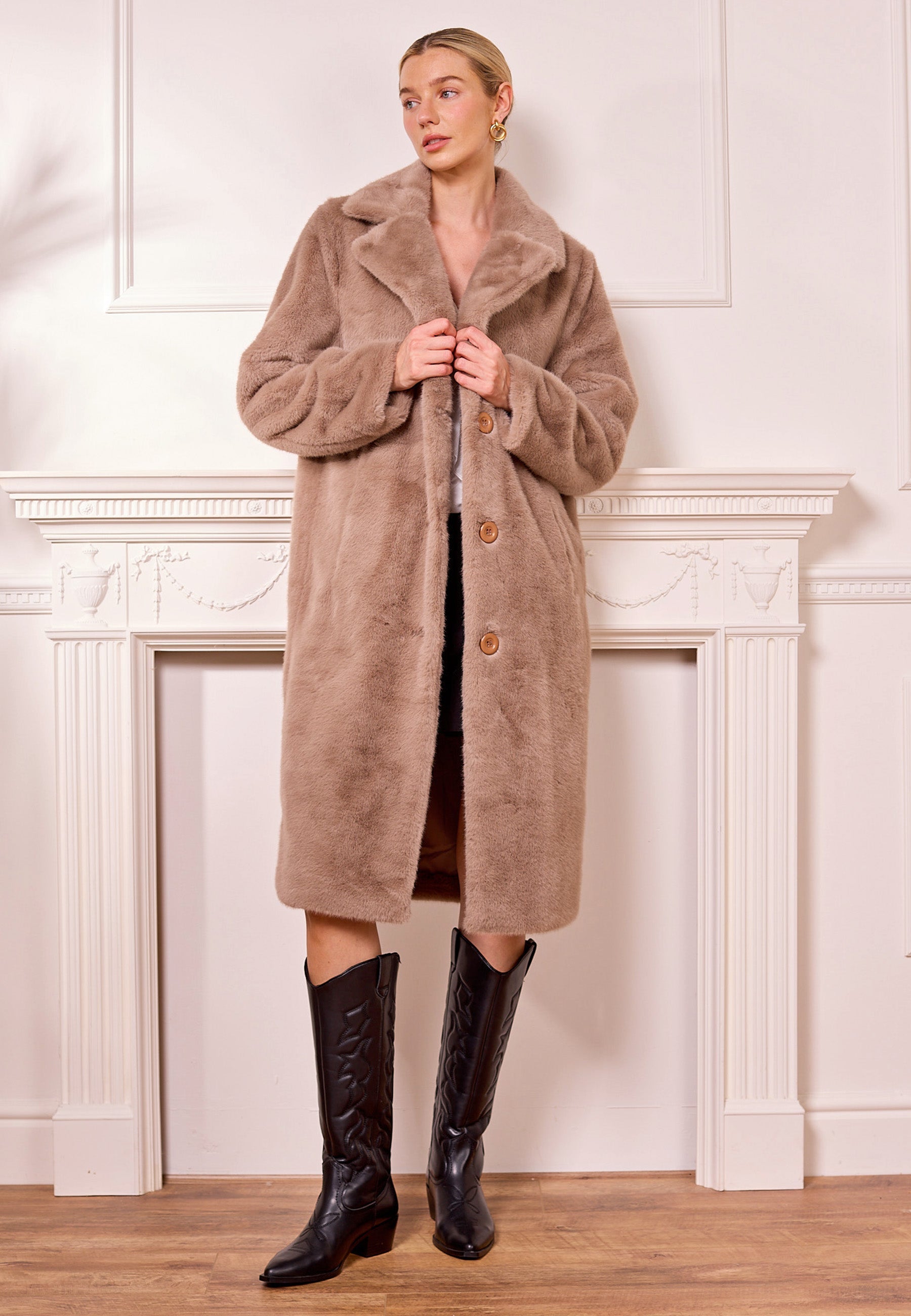 Faux Fur Coat In Coffee M039051