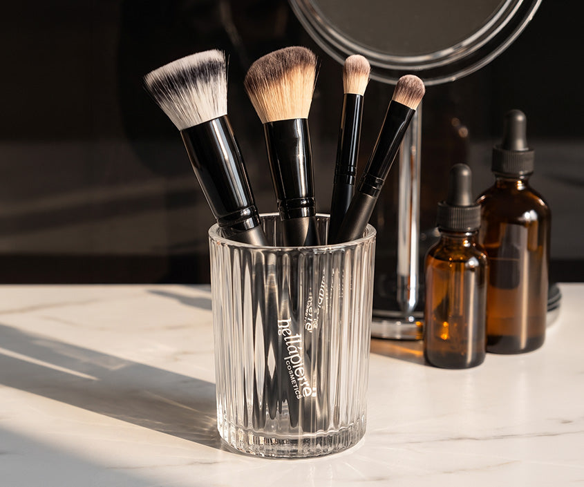 MAKEUP