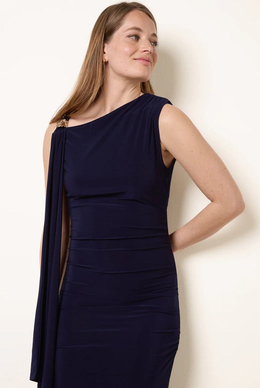 Drape Brooch Detailing Ruched Maxi Dress SS26266B008