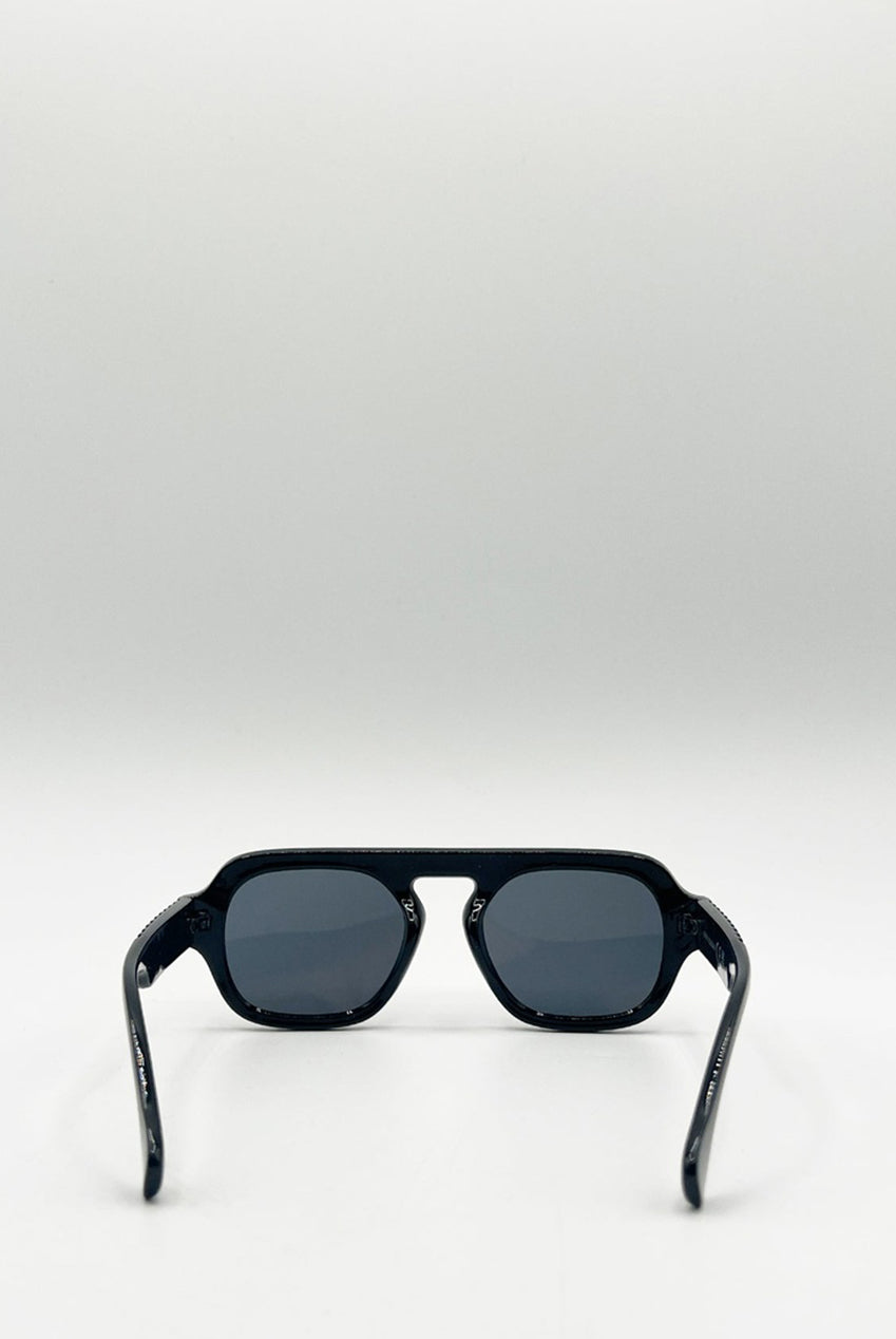 Retro Ribbed Navigator Sunglasses In Black SG2500202