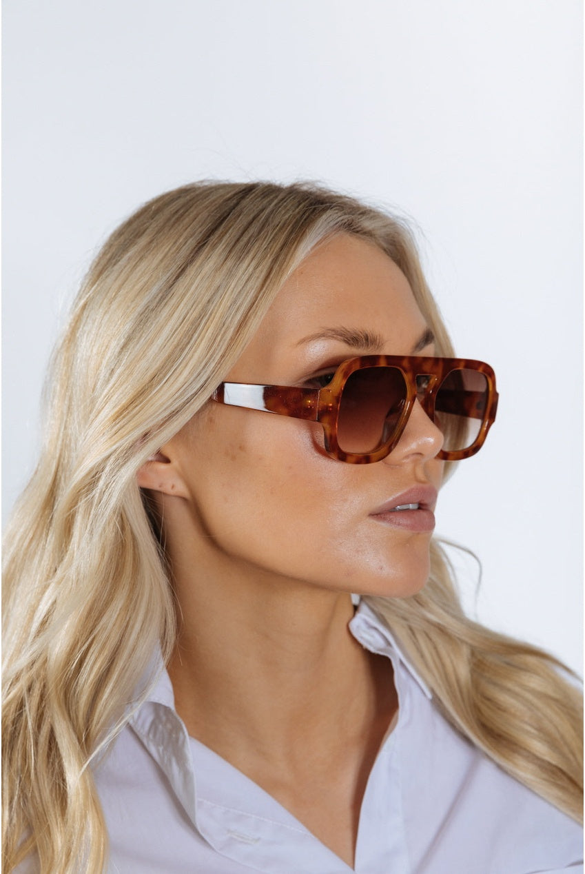 Retro Navigator Sunglasses In Burnt Rust SG2501306