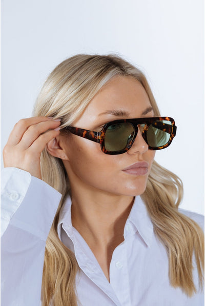 Green - Retro Navigator Sunglasses In Green Brown Tortoiseshell by SVNX