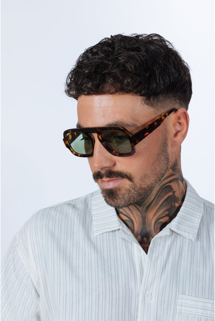 Retro Navigator Sunglasses In Green Brown Tortoiseshell SG2501317