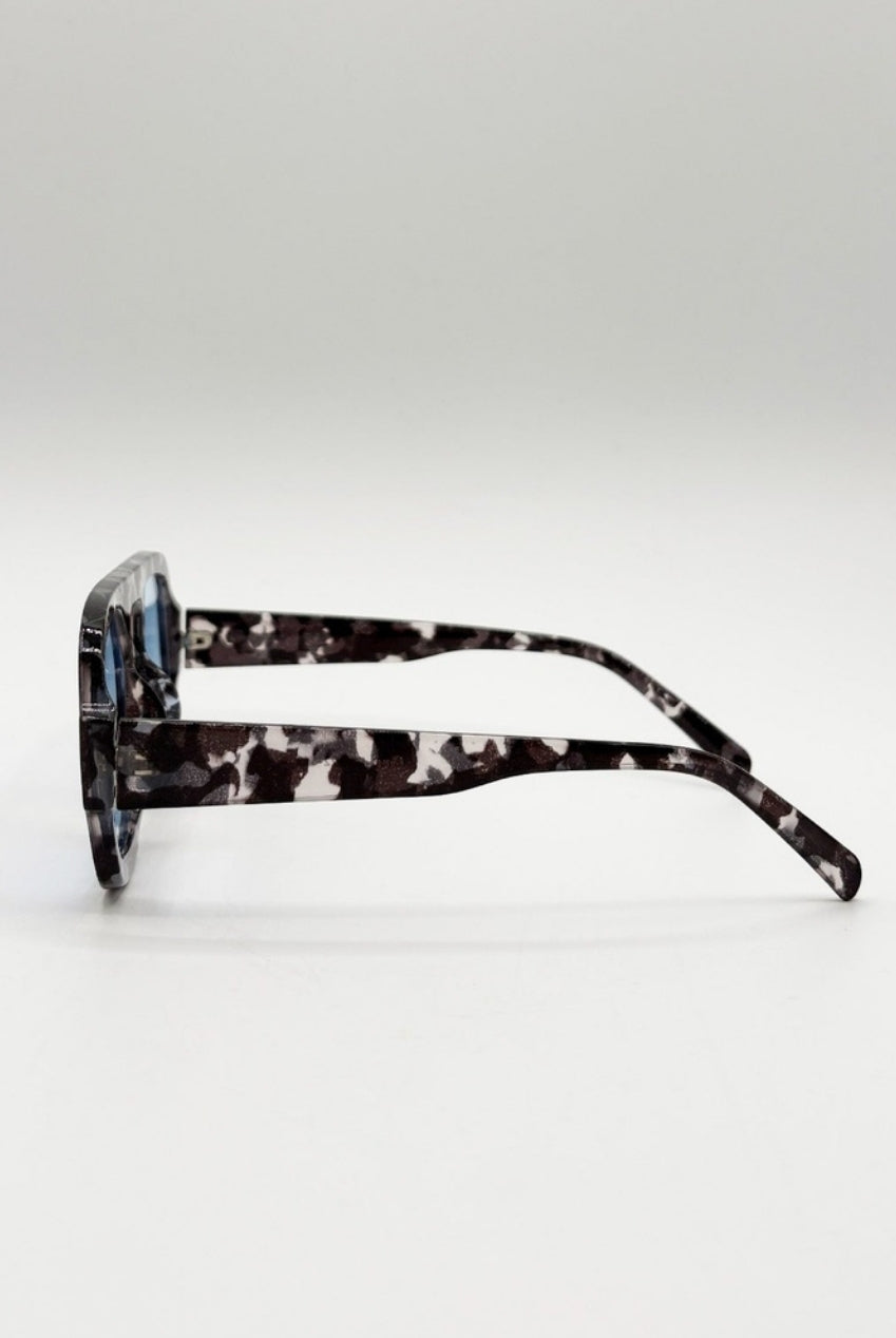 Tortoise Retro Navigator Sunglasses In Grey Blue SG2501320