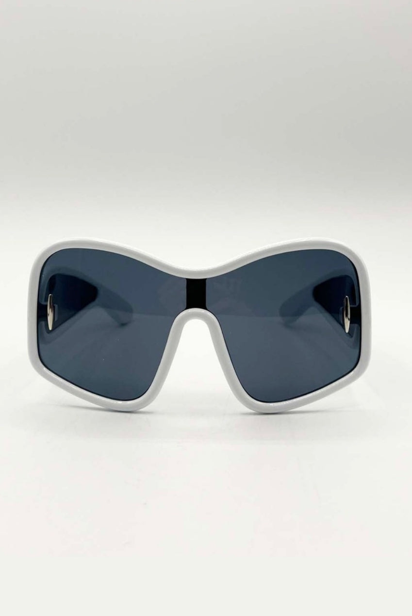 Square Oversized Mask Sunglasses In White Black SG2501507