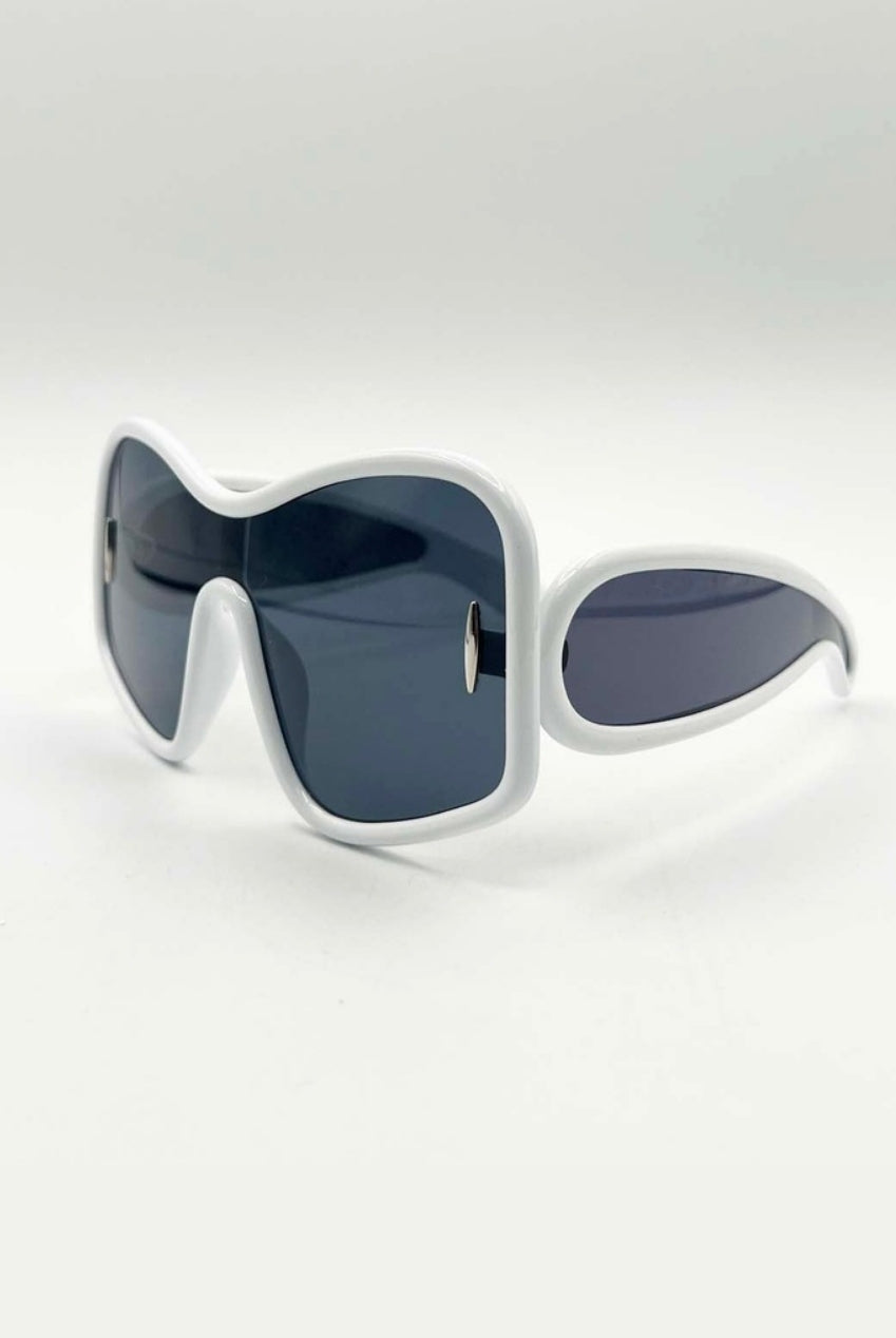 Square Oversized Mask Sunglasses In White Black SG2501507