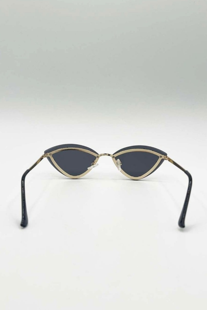 Diamante Cat-Eye Sunglasses In Black SG2501902