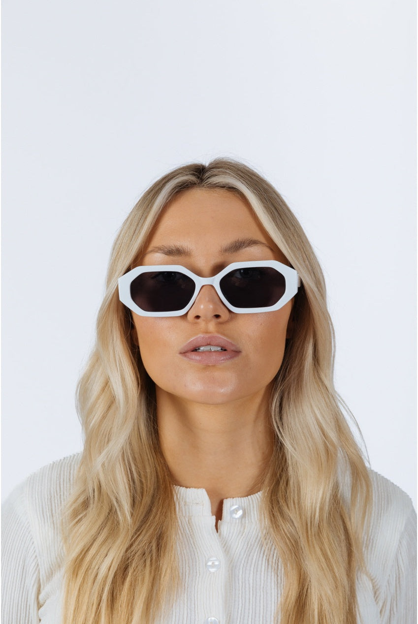 Oval Geomentric Sunglasses In White SG2502007