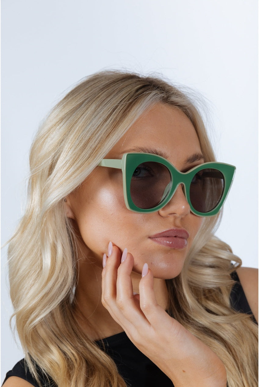 Oversized Round Cat-Eye Sunglasses In Green SG2502217