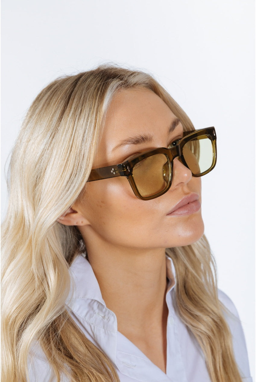 Square Sunglasses In Green SG2502317