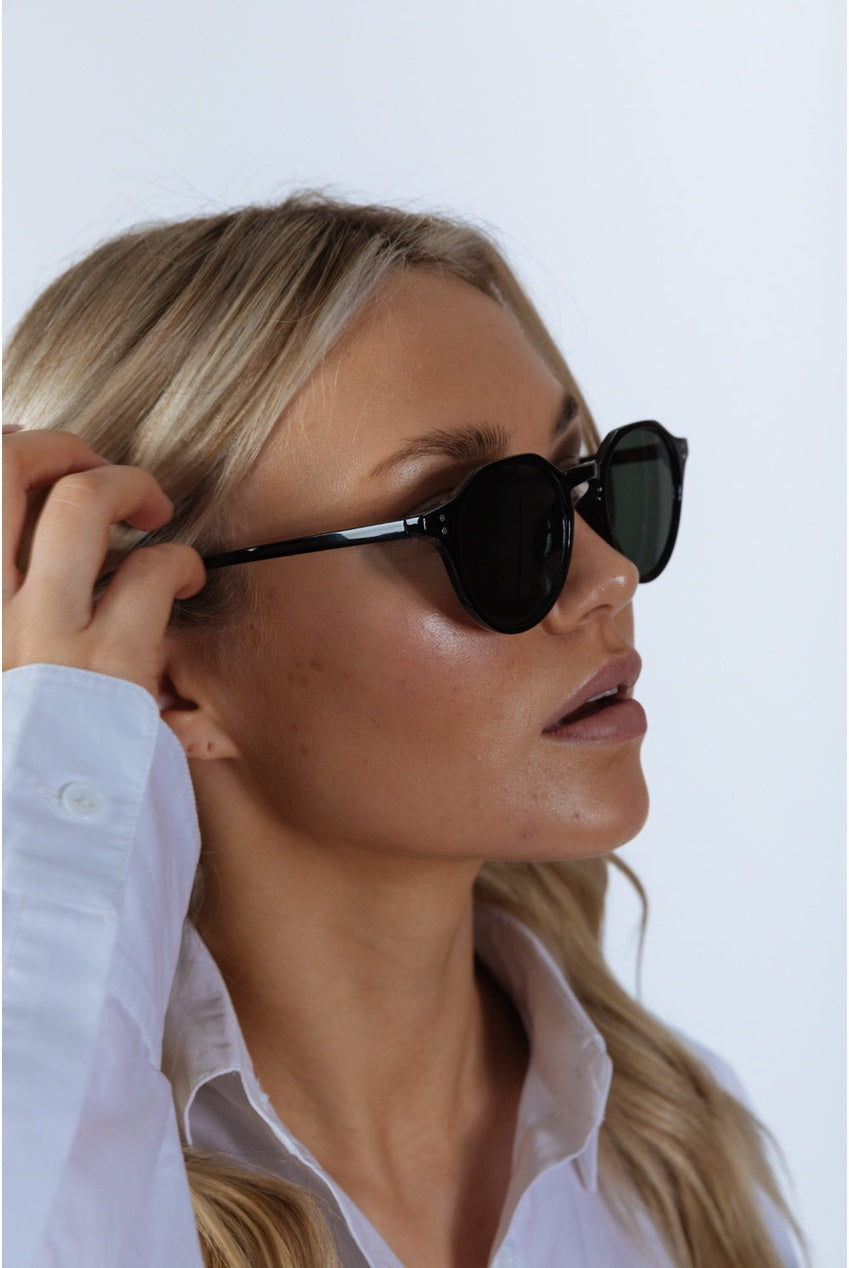 Classic Preppy Plastic Frame Sunglasses SG2503102