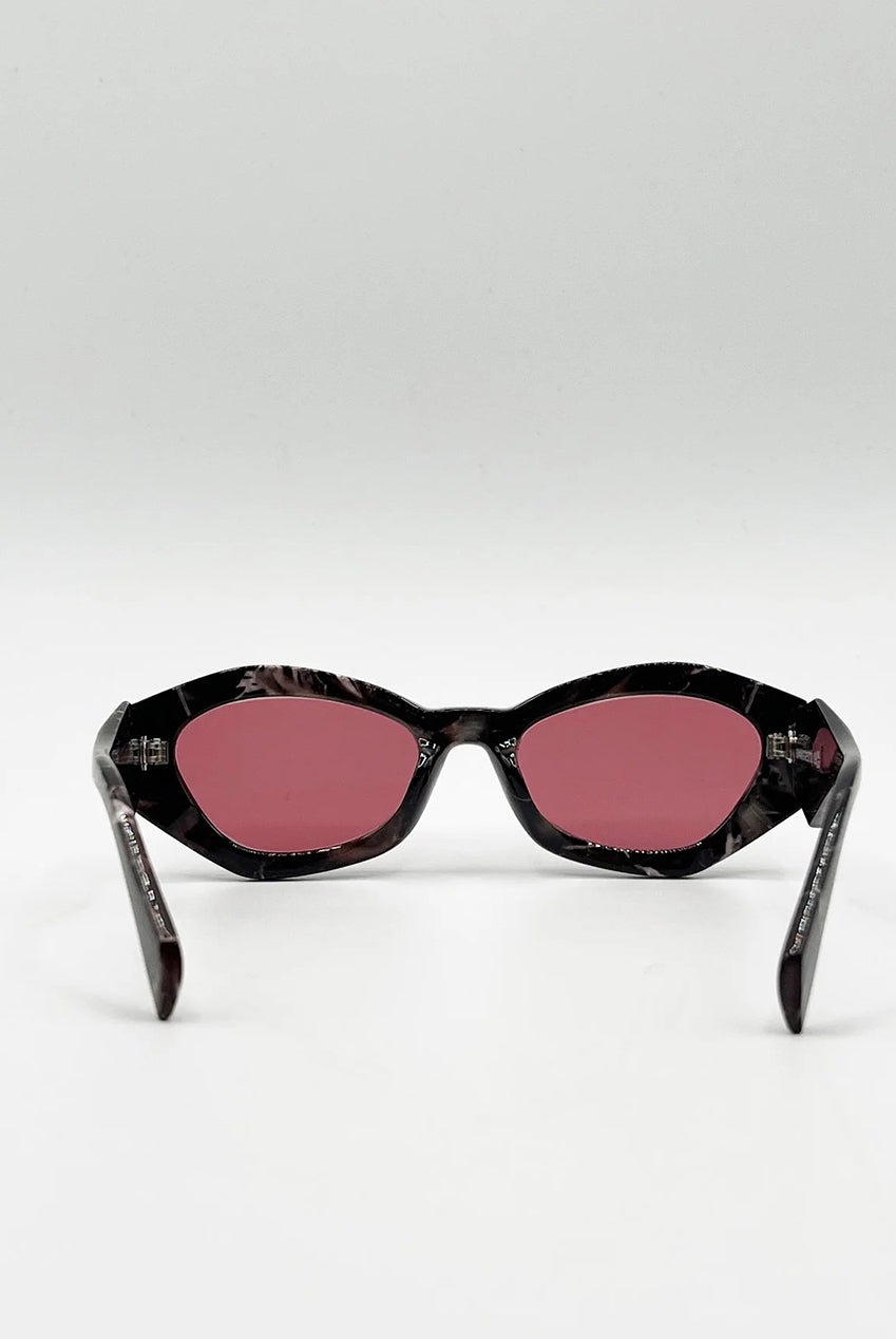 Retro Polygonal Cat-Eye Sunglasses In Red SG2503204