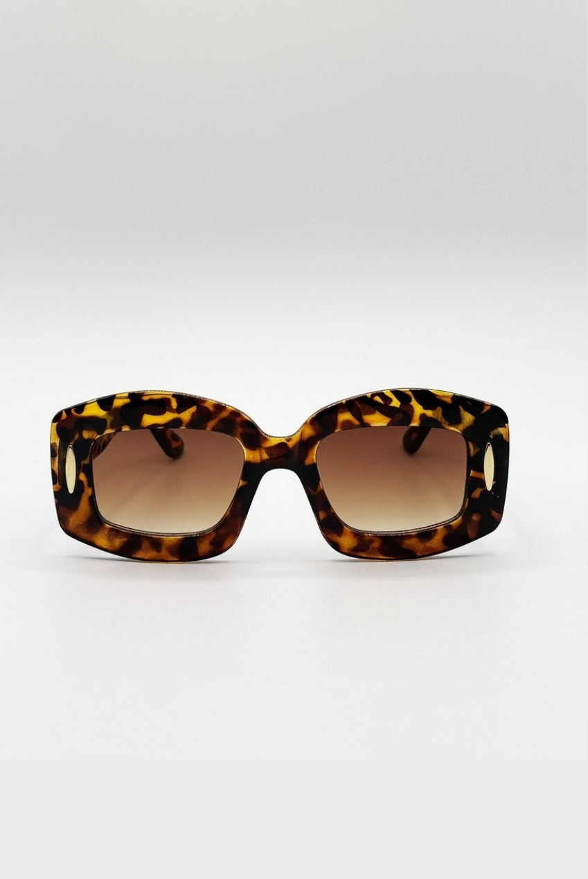 Oversized Chunky Rectangle Sunglasses In Tortoise SG2510205