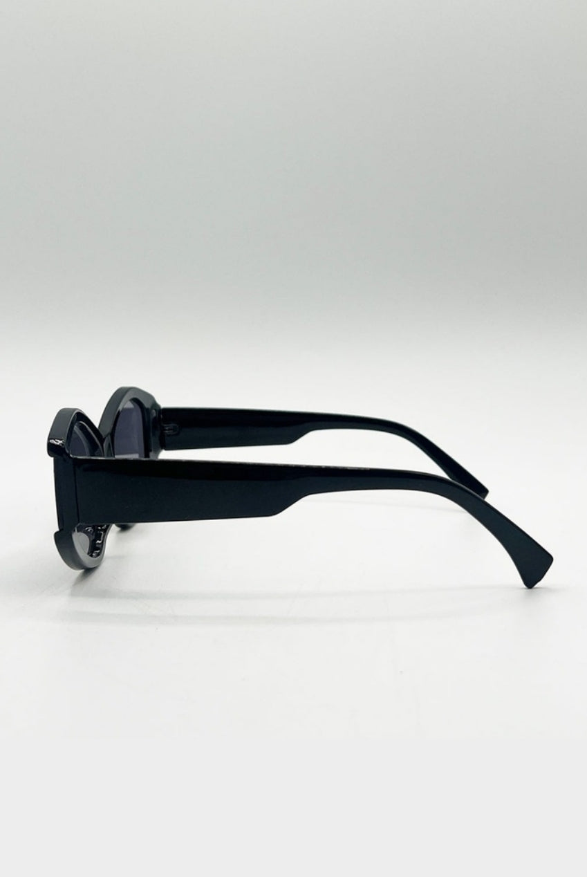 Angular Cat-Eye Sunglasses In Black SG2510302