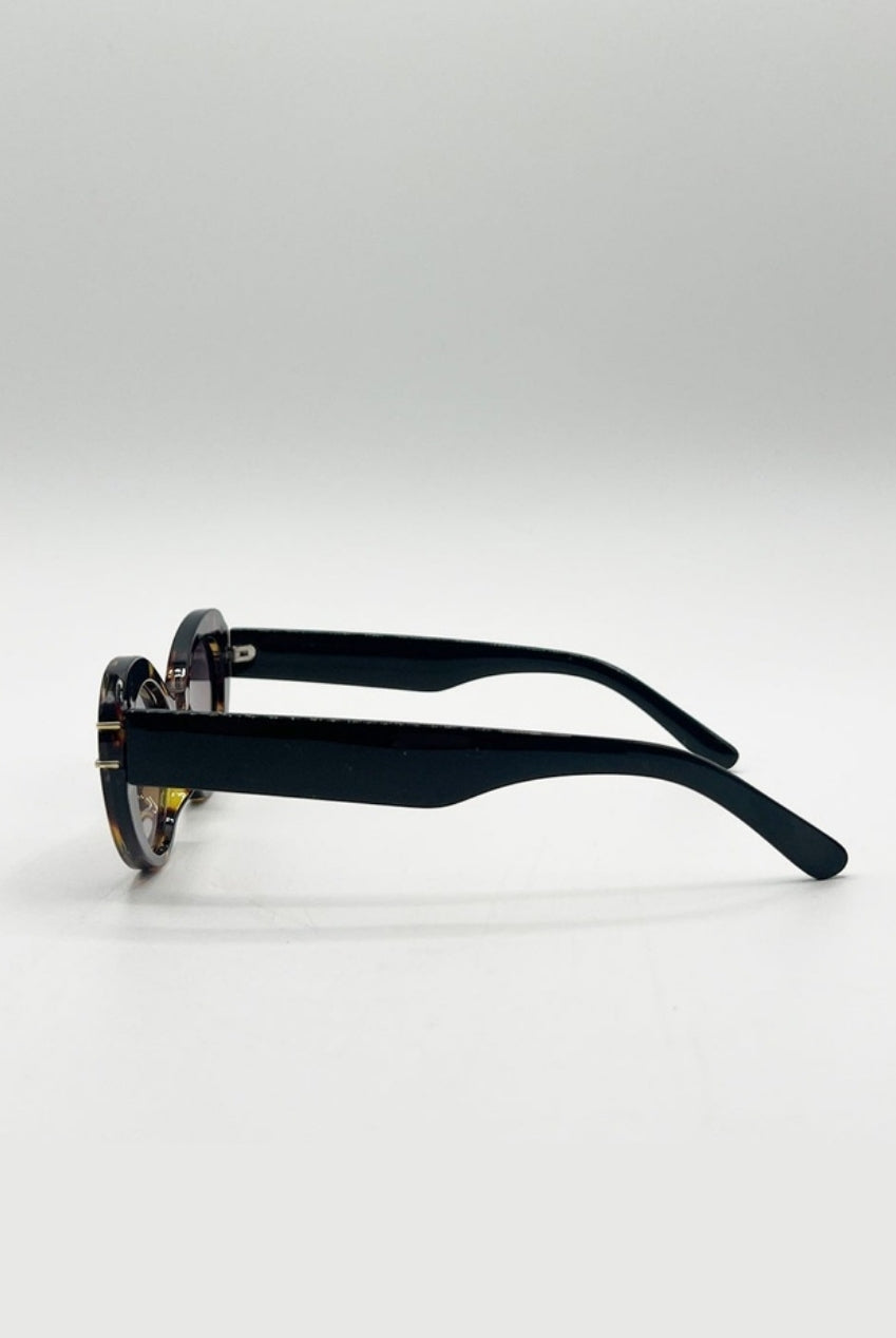 Oval Cat-Eye Sunglasses In Tortoise SG2510405