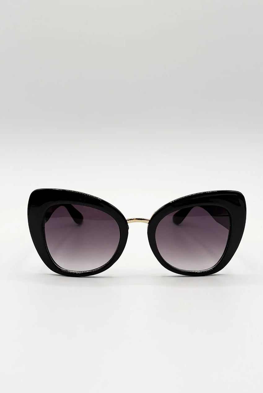 Oversized Cat-Eye Sunglasses In Black SG2510602