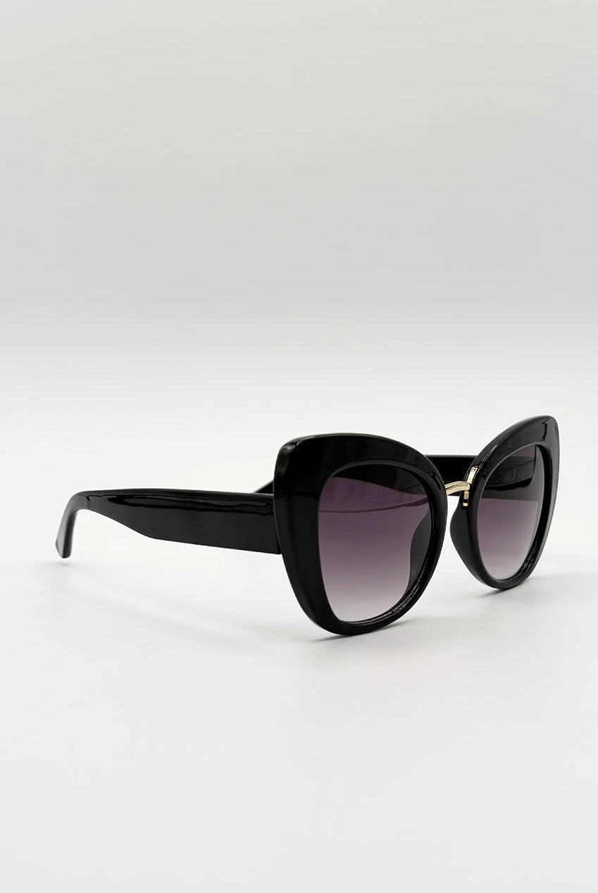 Oversized Cat-Eye Sunglasses In Black SG2510602