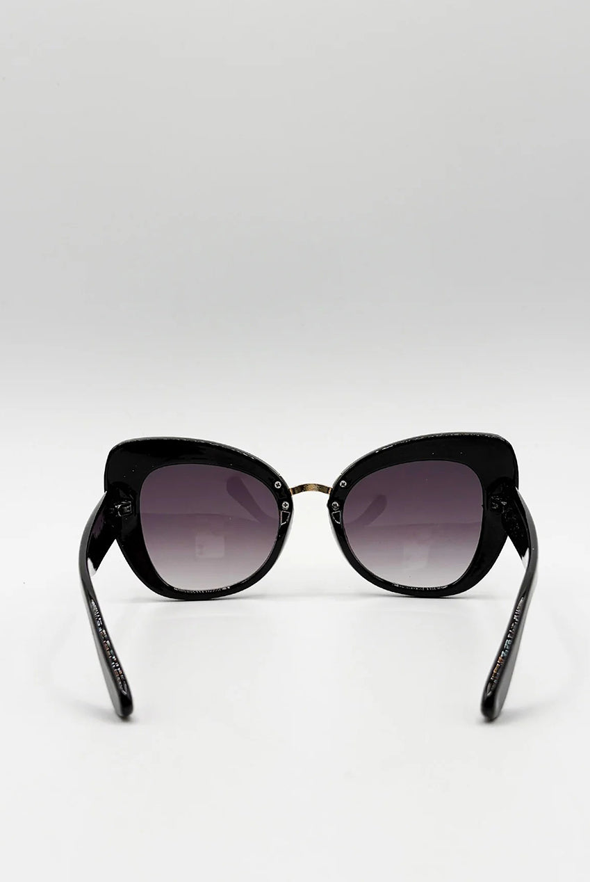 Oversized Cat-Eye Sunglasses In Black SG2510602