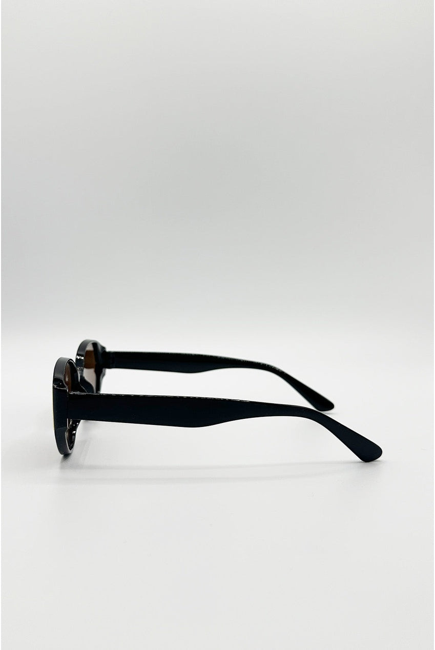 Round Cat Eye Detail Sunglasses In Black SG2600102