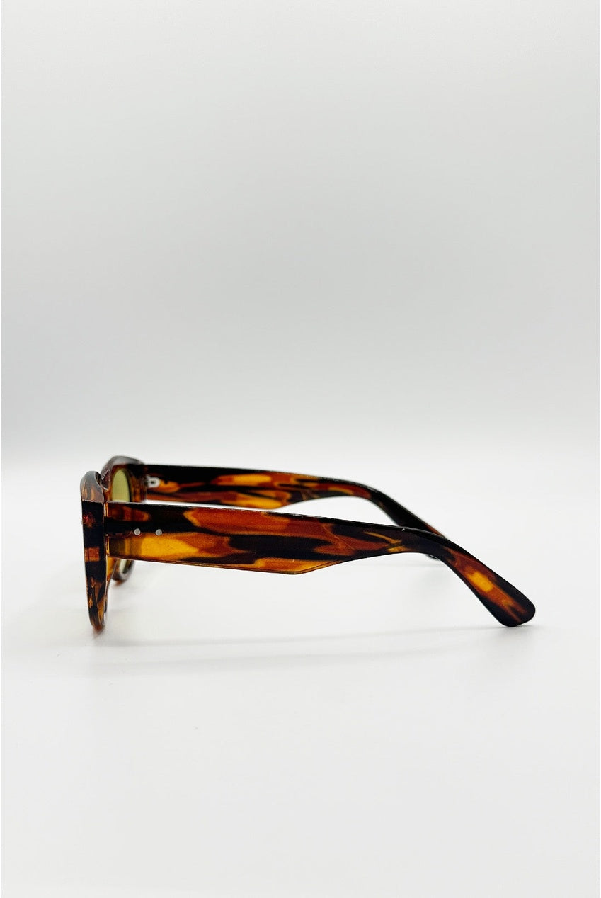 Round Stripe Cat Eye Sunglasses In Brown Yellow SG2600805