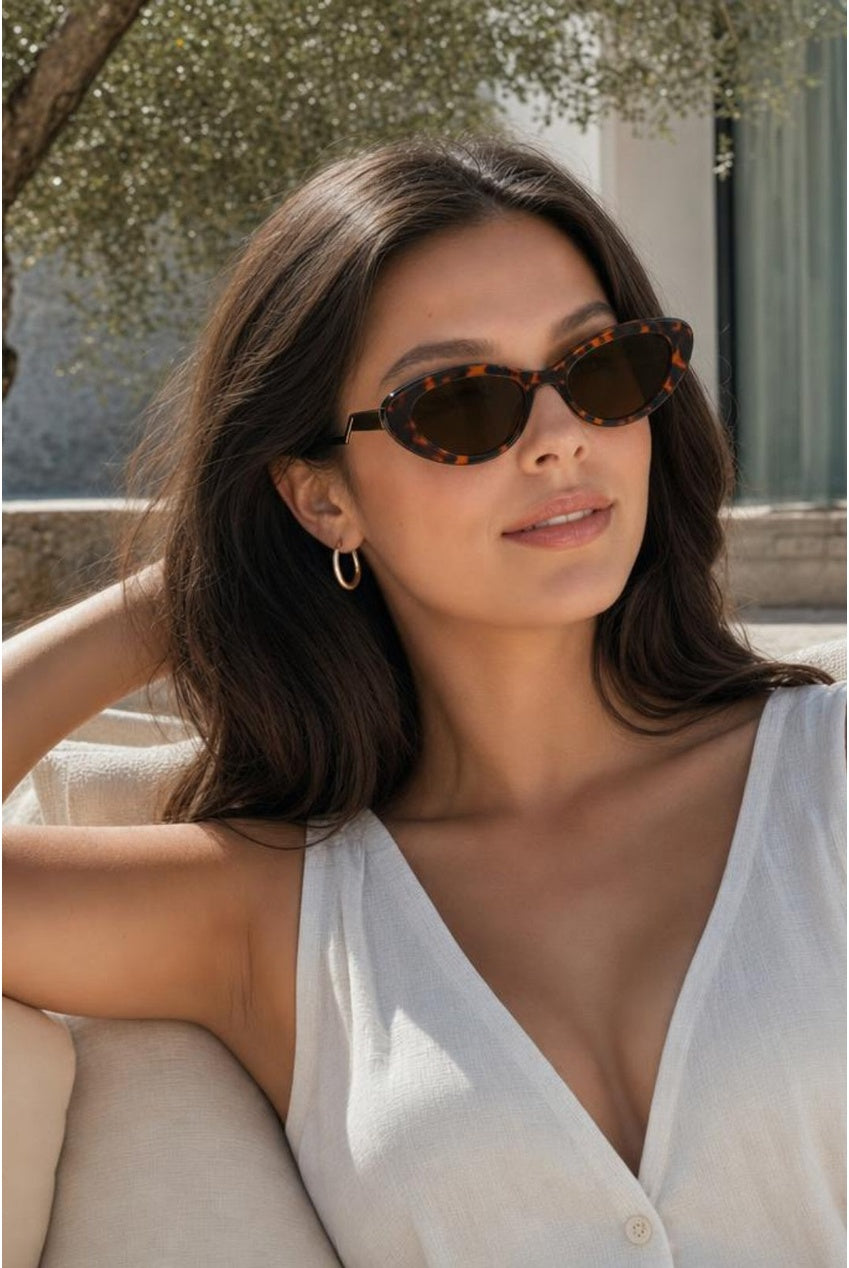 Cat Eye Metal Side Detail Sunglasses In Tortoiseshell SG2600905