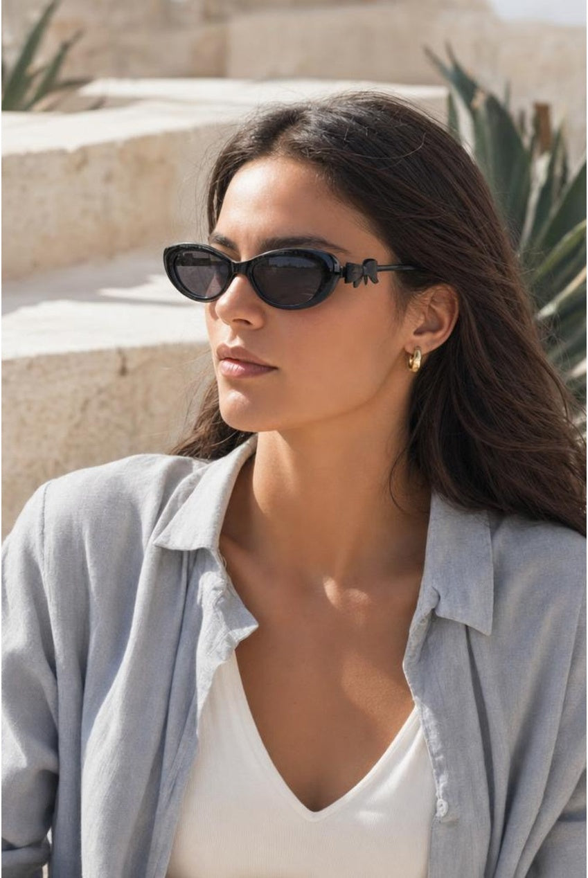 Bow Side Detail Sunglasses In Black - Removeable Bow SG2601002