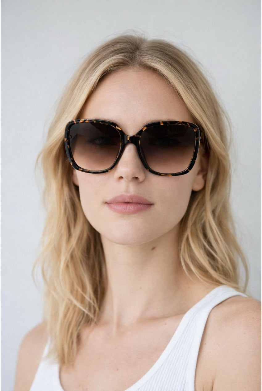 Oversized Square Sunglasses In Tortoiseshell SG2601705