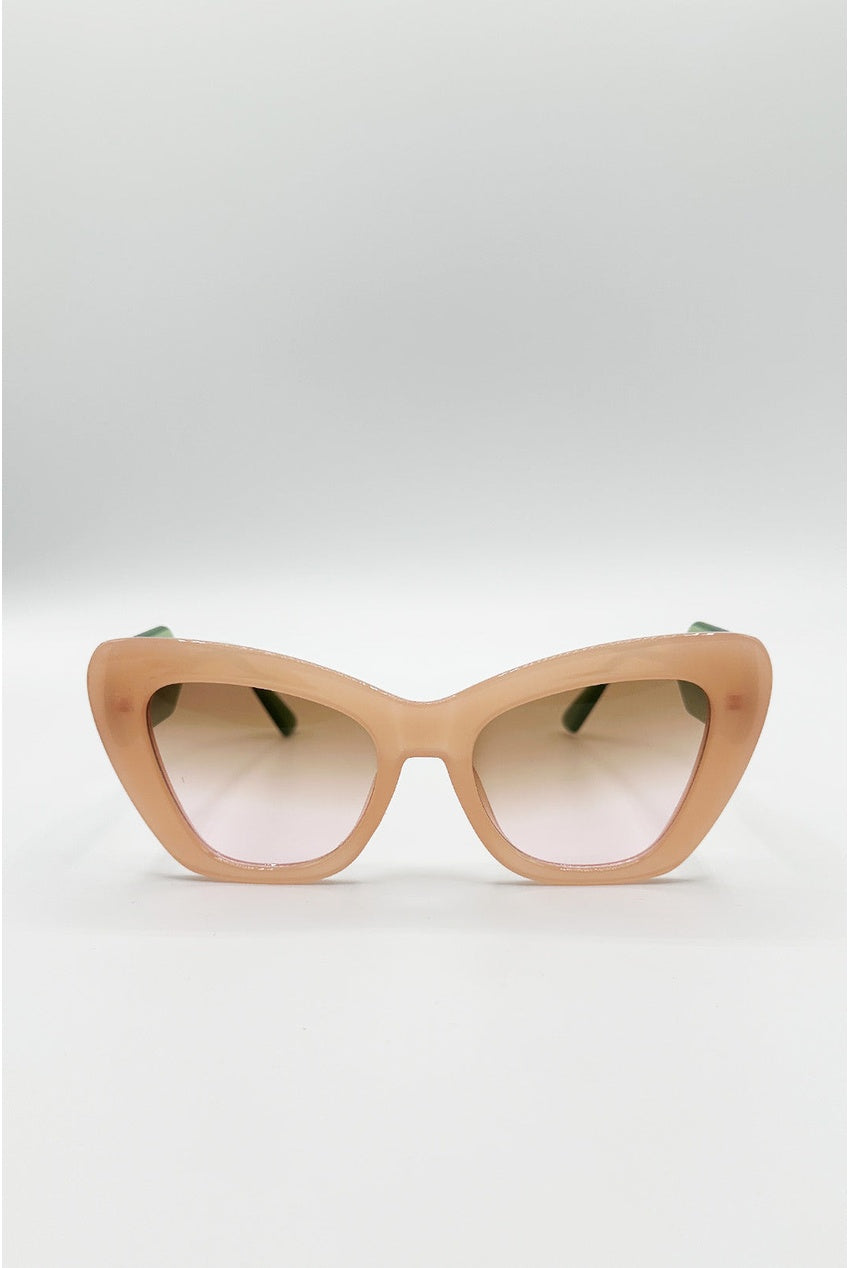 Cat Eye Sunglasses In Pink Green SG2602101