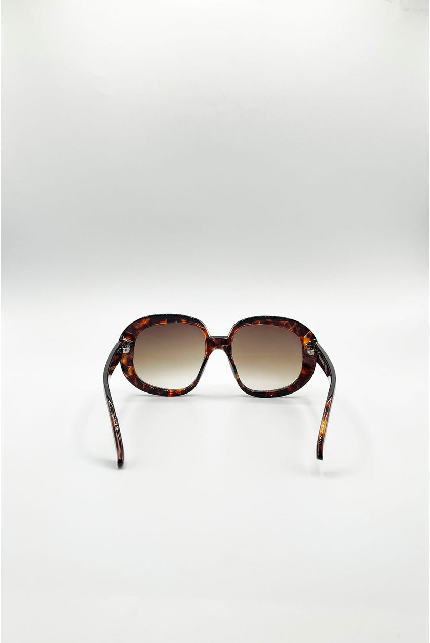Bold Round Oversized Sunglasses In Tortoiseshell SG2603905