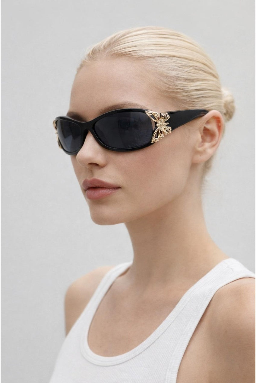 Vintage Wrap Around With Butterfly Detail Sunglasses In Black SG2604202