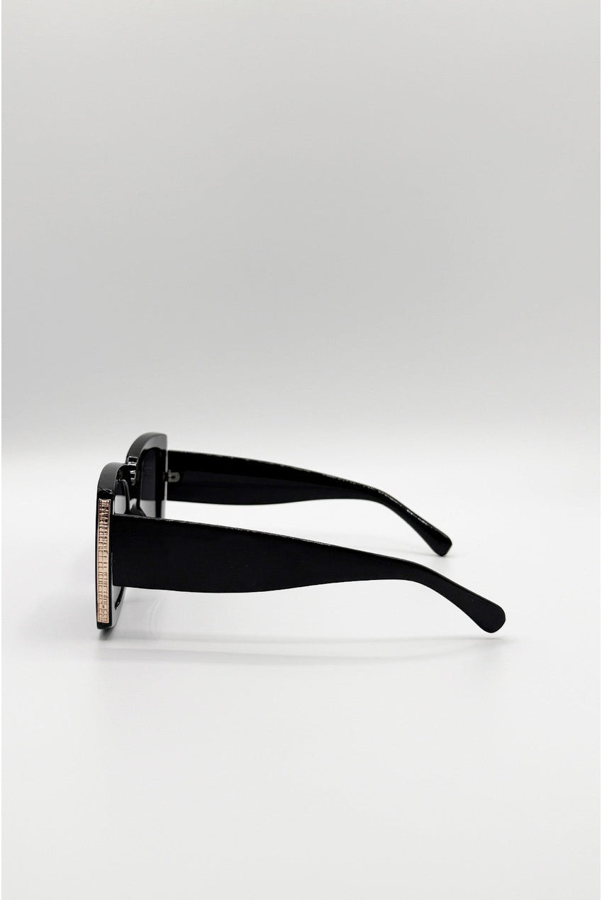 Oversized Square Sunglasses In Black Gold Detail SG2604402