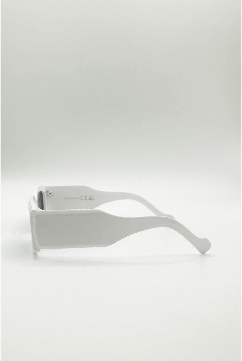 Chunky Rectangle Sunglasses With Extra Wide Arms In White SG2607307