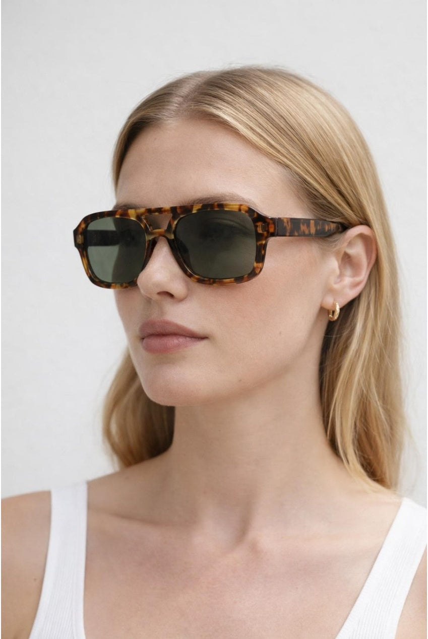 70's Navigator Sunglasses In Tortoiseshell SG2607405