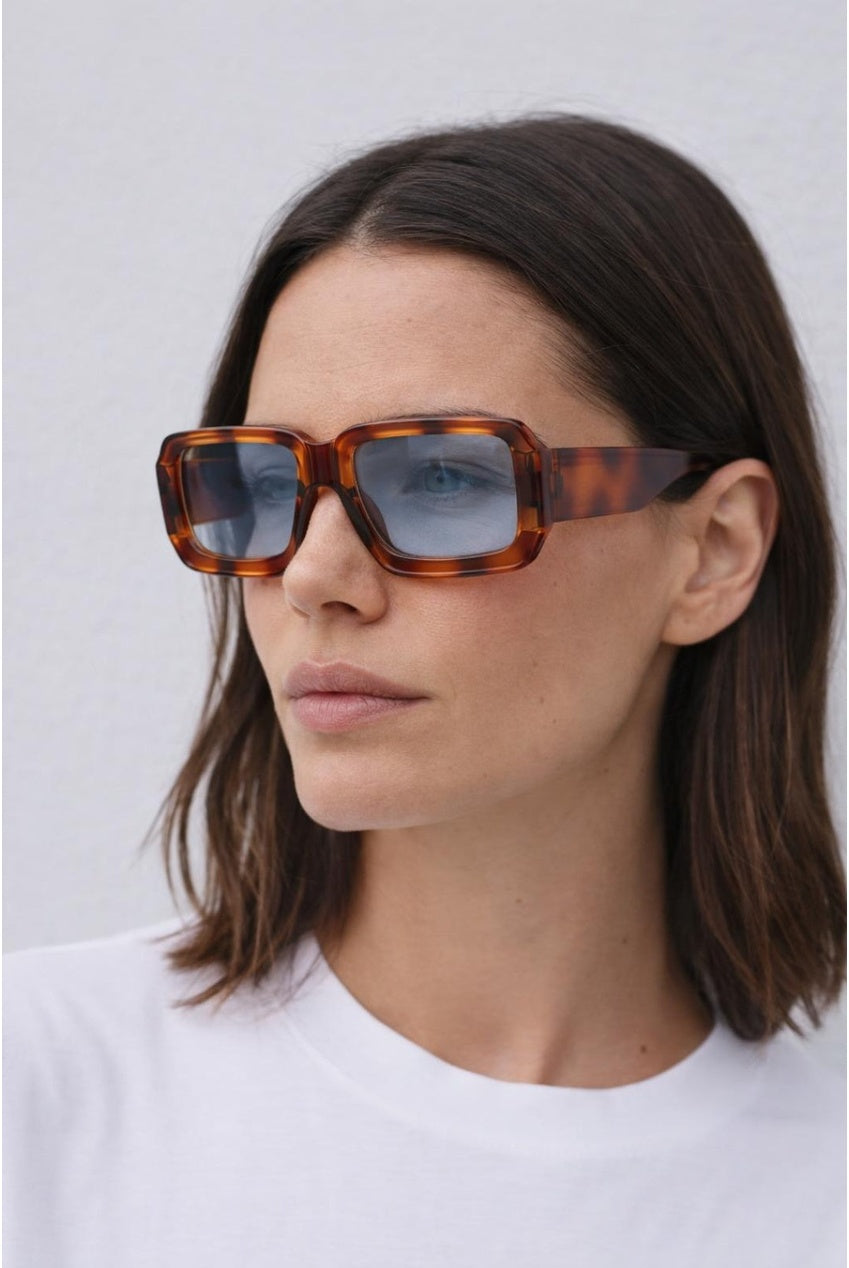 Oversized Square Frame Sunglasses In Brown Stripe SG2608120