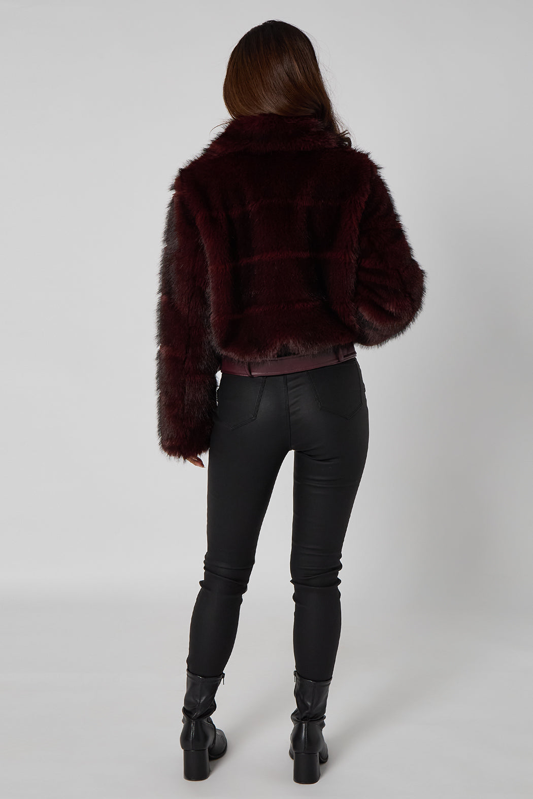 Cut Faux Fur Belted Bomber Jacket 40JKT37904
