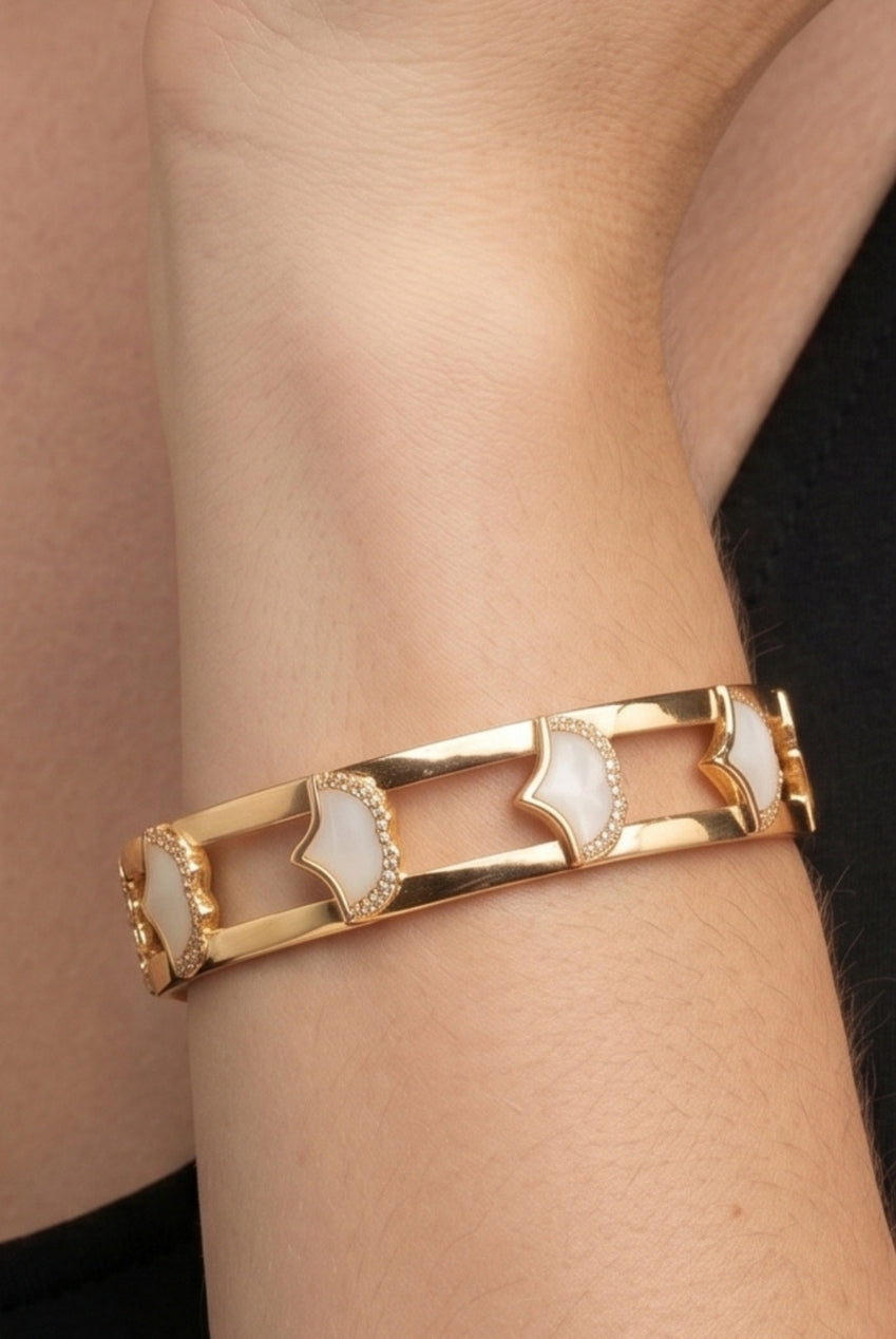 Gingko Gold Shell Bangle US01-10178
