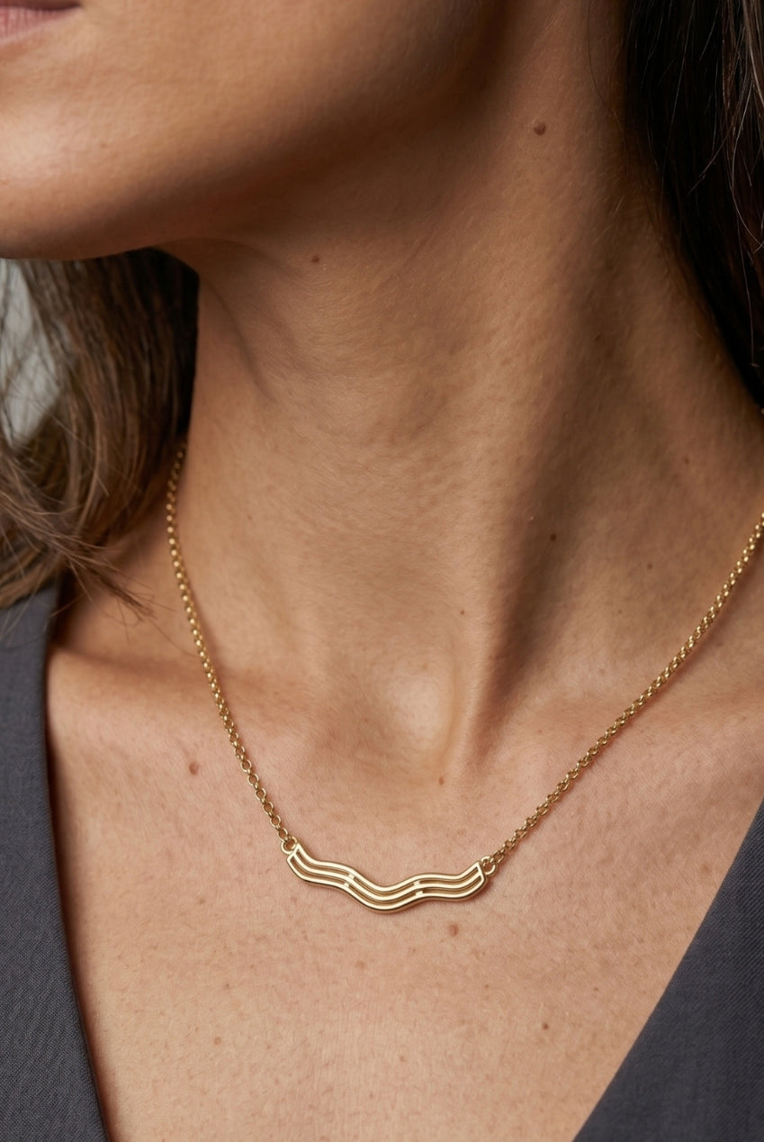 Nami Gold Wave Necklace US01-10666