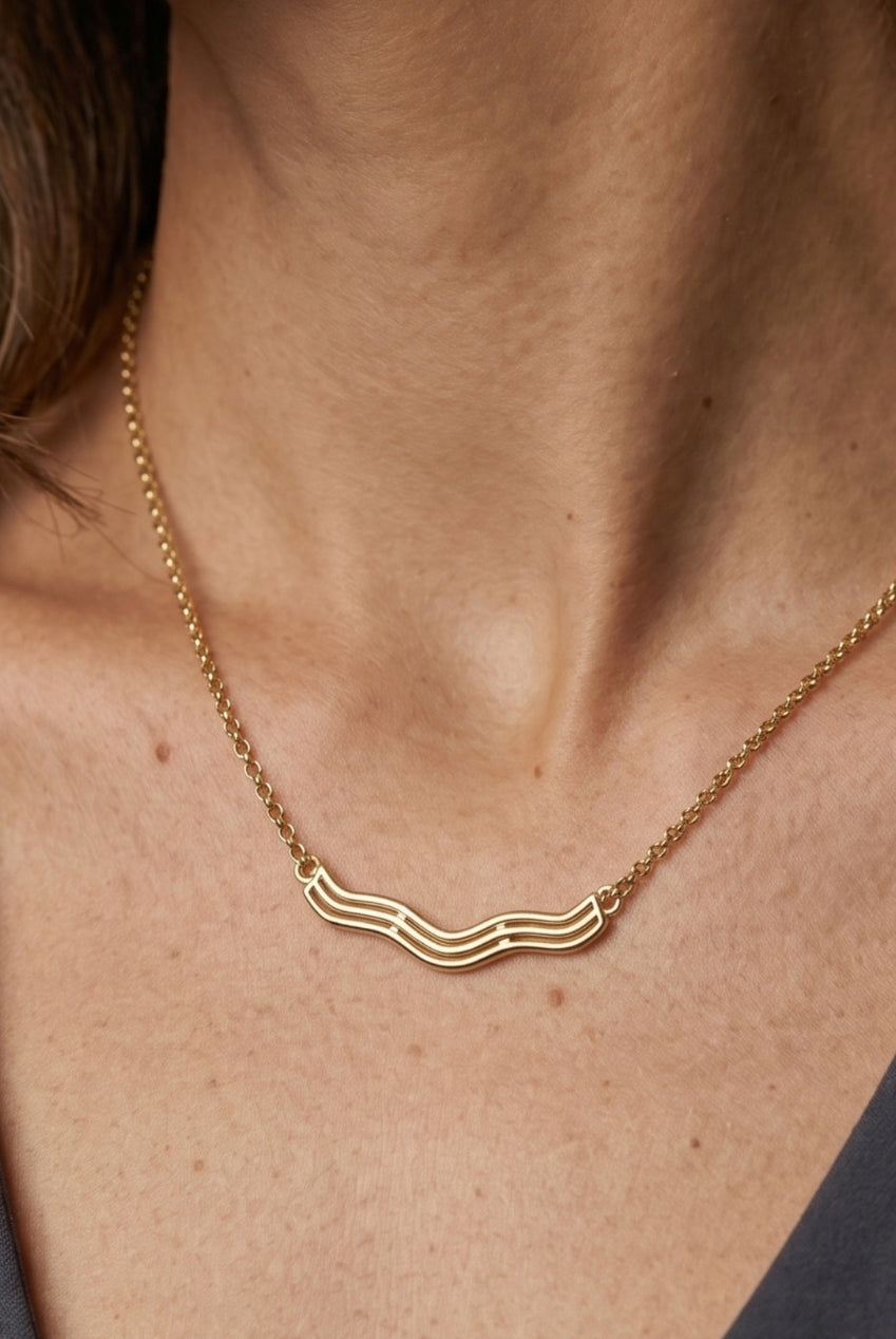 Nami Gold Wave Necklace US01-10666