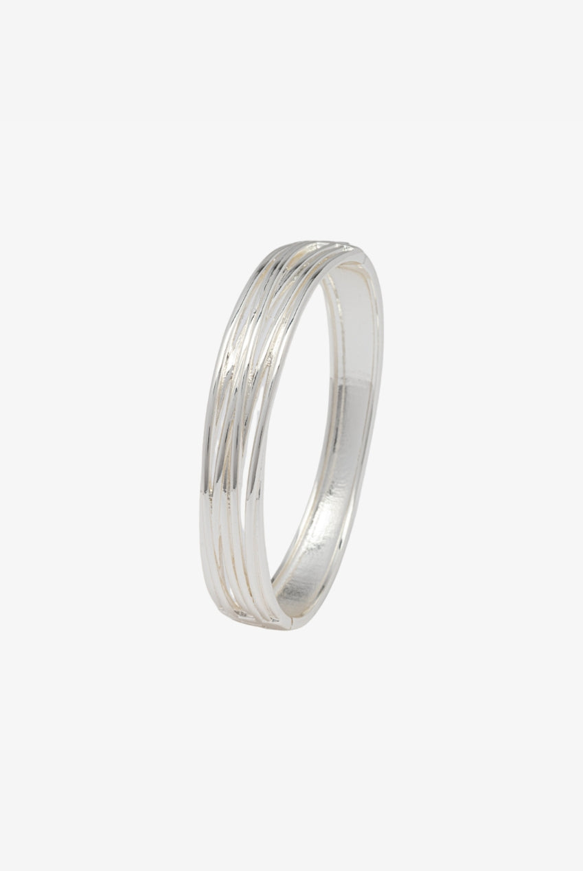 Nami Silver Twist Bangle US01-10727