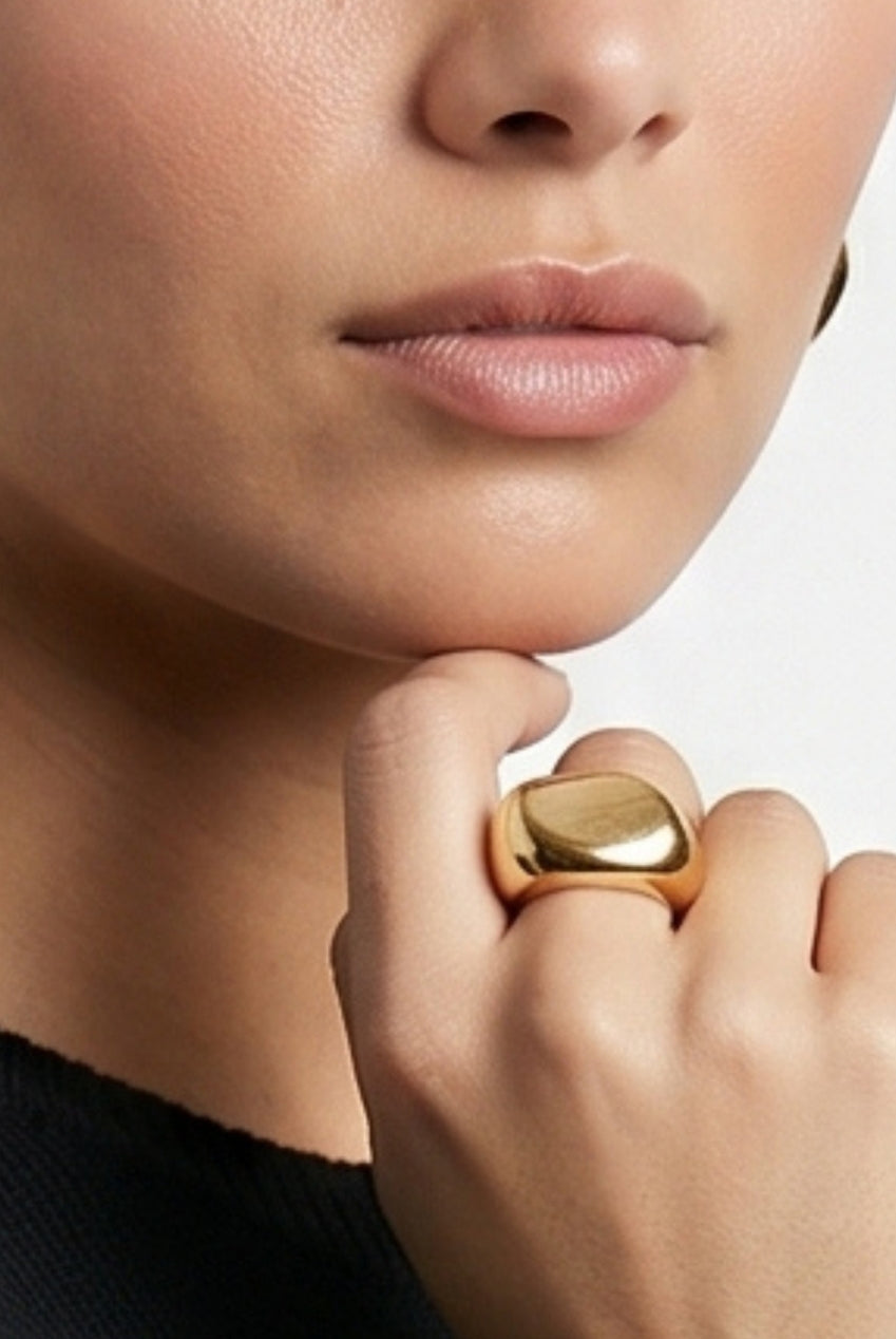 Nami Gold Hammered Ring US01-10864