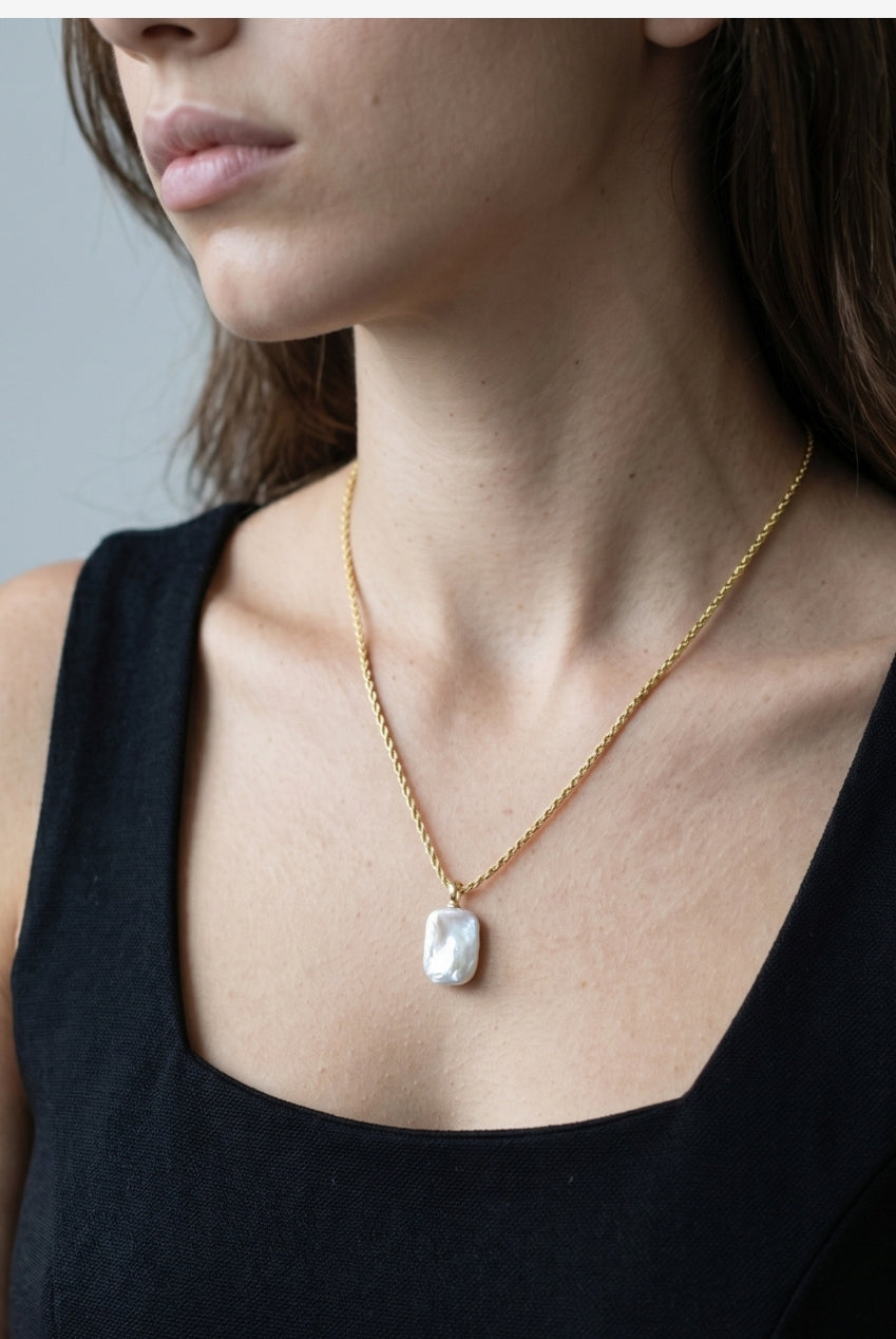 Shinju Gold Square Necklace US01-11007