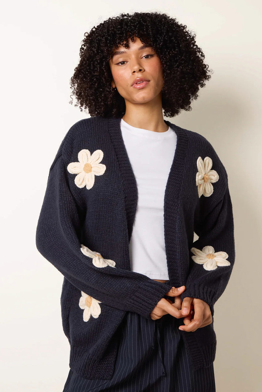 Daisy Large Flower Cardigan WF5257BV008