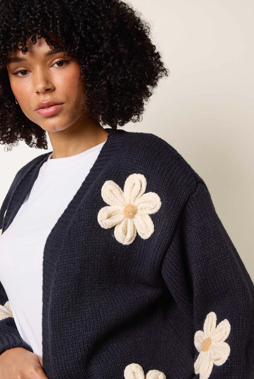 Daisy Large Flower Cardigan WF5257BV008