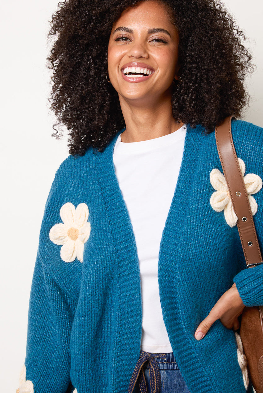 Daisy Large Flower Cardigan WF5257BV043