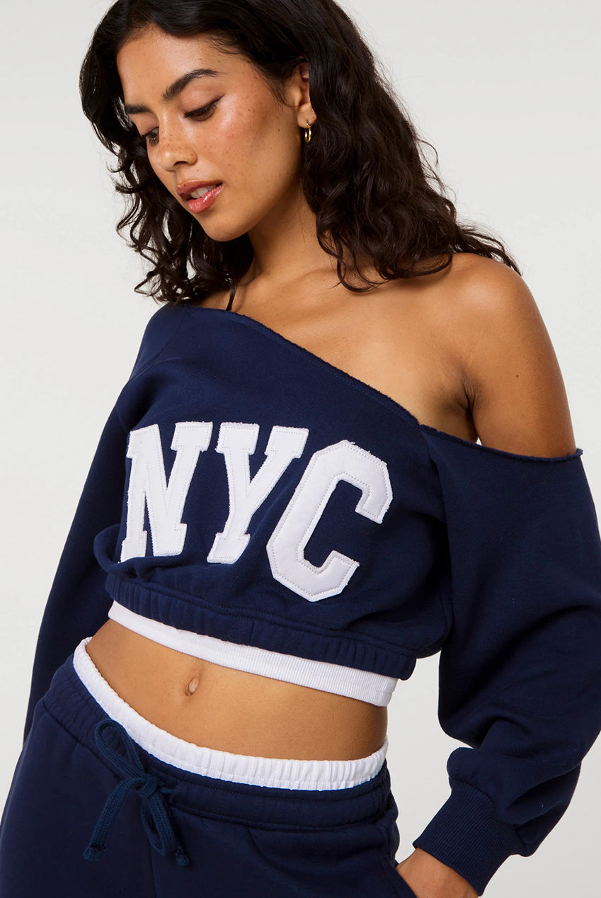 Off The Shoulder Graphic Sweatshirt AW26000P008