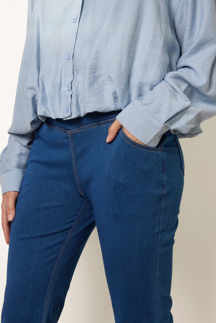 Flared Cross Over Waistband Jeans BV269246018