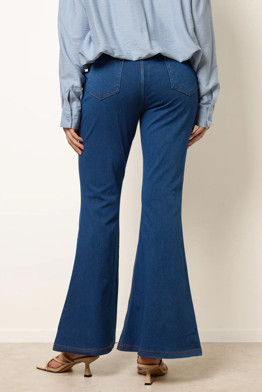 Flared Cross Over Waistband Jeans BV269246018