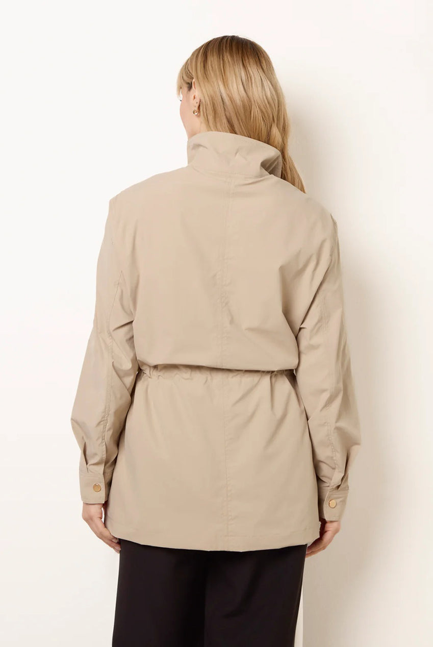 Adjustable Tie Up Light Weight Jacket BV3819001