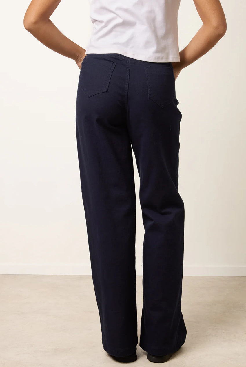 Floral Embroidered Detailed Flared Jeans CC2664BV008