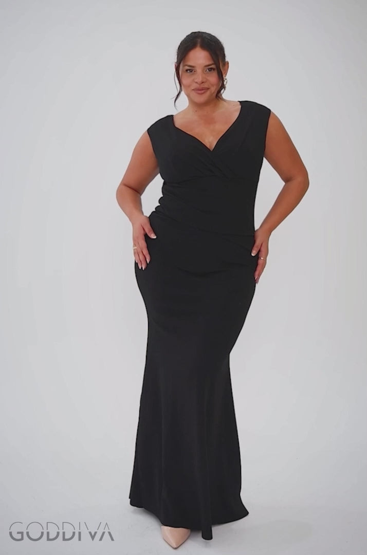 Bardot Pleated Maxi Dress - Black DR1092SCPLUS